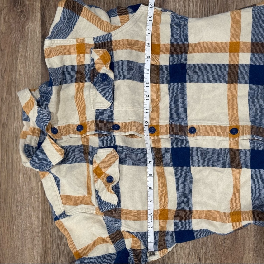 Patagonia Men's Blue and Tan Plaid Flannel shirt - Picture 3 of 4